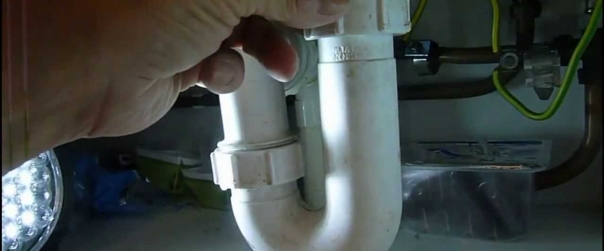 How to Replace Washers and Seals in DIY Plumbing Troubleshooting